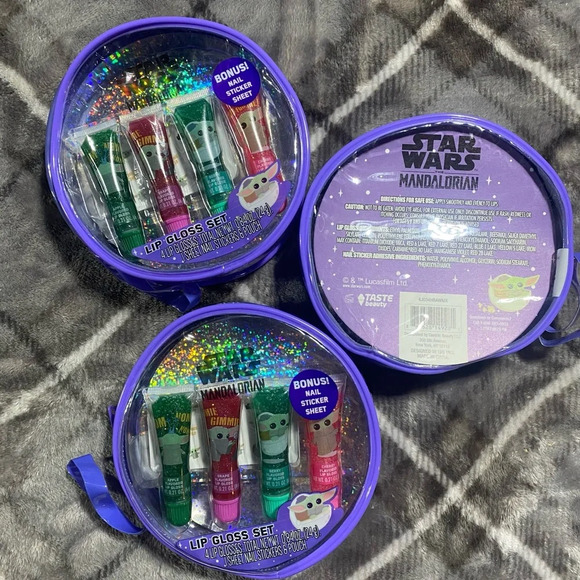 Star Wars Mandalorian 4 piece lip gloss set - Picture 2 of 2